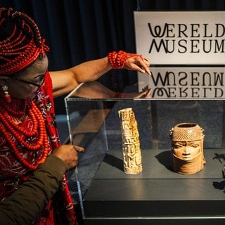 Nach über 120 Jahren gibt die Niederlande 119 gestohlene Benin-Bronzen an Nigeria zurück. Die Übergabe soll noch 2025 stattfinden