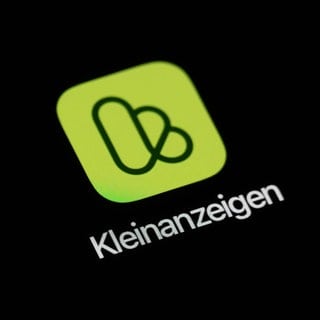 Die App "Kleinanzeigen" auf einem Handy - Eine Mutter us Cuxhaven hat über Kleinanzeigen ihr Baby zum Verschenken angeboten.