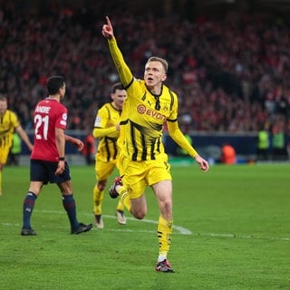 Maximilian Beier (Borussia Dortmund) bejubelt das Tor zum 1:2, Lille. BVB gewinnt gegen Lille und steht im Viertelfinale der UEFA Champions League.