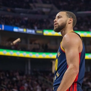 250124) -- SAN FRANCISCO, Jan. 24, 2025 -- Stephen Curry of Golden State Warriors reacts during the NBA, Basketball Herren, USA regular season game between Golden State Warriors and Chicago Bulls in San Francisco, the United States, Jan. 23, 2025